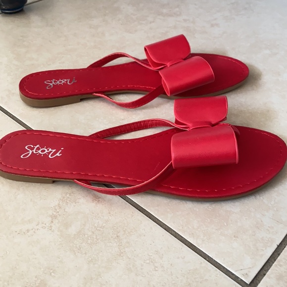 red bowed-thong slides - Picture 3 of 3